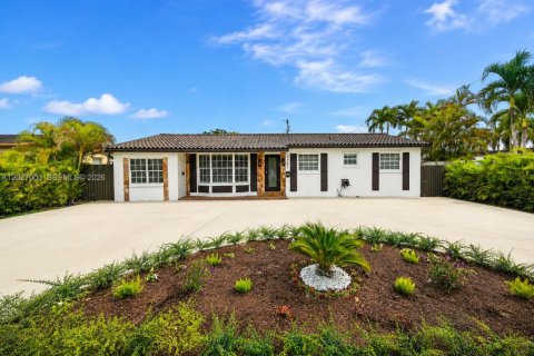 Villa ou maison à vendre à Miami, Floride: 5 chambres, 252.42 m2 № 2078217 - photo 23