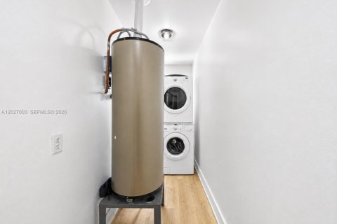 Villa ou maison à vendre à Miami, Floride: 5 chambres, 252.42 m2 № 2078217 - photo 29