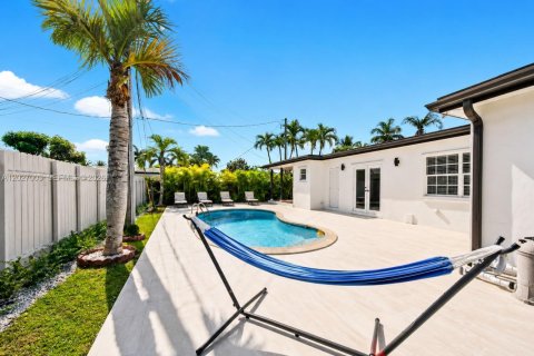 Villa ou maison à vendre à Miami, Floride: 5 chambres, 252.42 m2 № 2078217 - photo 24