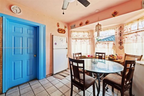 Casa en venta en Hollywood, Florida, 3 dormitorios, 109.35 m2 № 1967402 - foto 10
