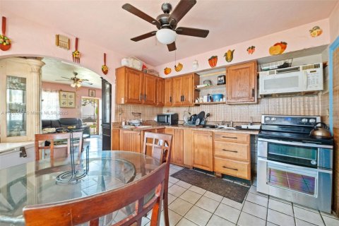 Casa en venta en Hollywood, Florida, 3 dormitorios, 109.35 m2 № 1967402 - foto 8