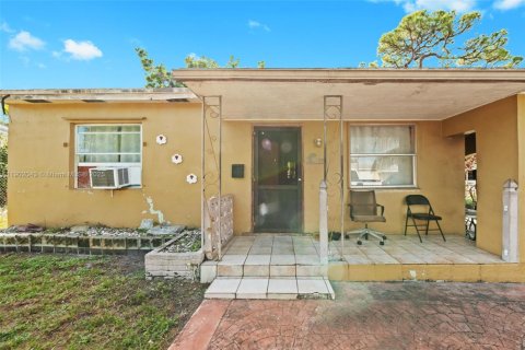 Casa en venta en Hollywood, Florida, 3 dormitorios, 109.35 m2 № 1967402 - foto 4