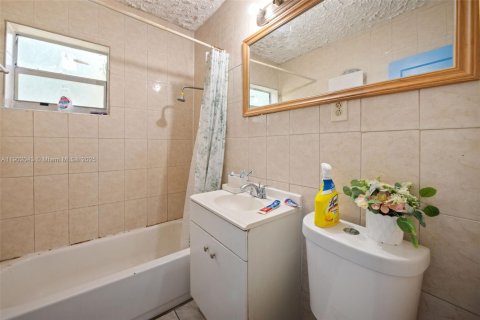 Casa en venta en Hollywood, Florida, 3 dormitorios, 109.35 m2 № 1967402 - foto 11