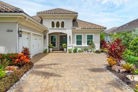 House in Lakewood Ranch, Florida 4 bedrooms, 335.38 sq.m. № 1914877 - photo 3
