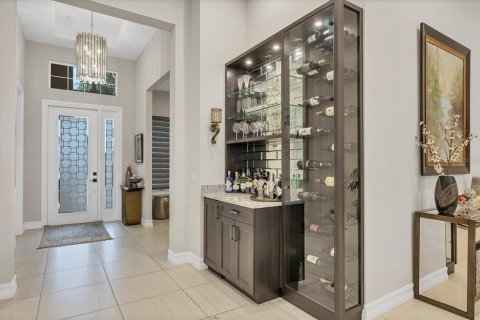 House in Lakewood Ranch, Florida 4 bedrooms, 335.38 sq.m. № 1914877 - photo 5