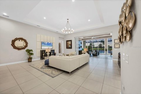 House in Lakewood Ranch, Florida 4 bedrooms, 335.38 sq.m. № 1914877 - photo 6