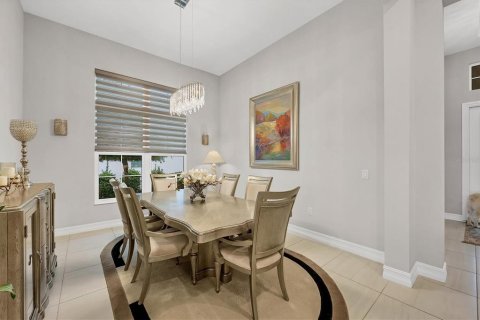 House in Lakewood Ranch, Florida 4 bedrooms, 335.38 sq.m. № 1914877 - photo 17