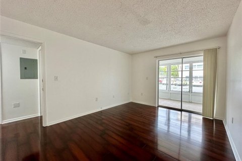 Condominio en venta en Saint Petersburg, Florida, 2 dormitorios, 79.43 m2 № 1815530 - foto 10