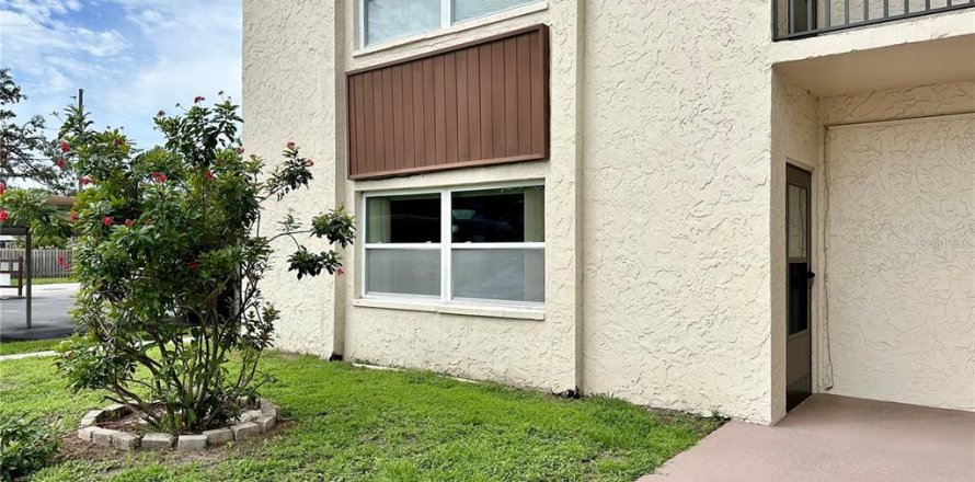 Condominio en Saint Petersburg, Florida, 2 dormitorios  № 1815530