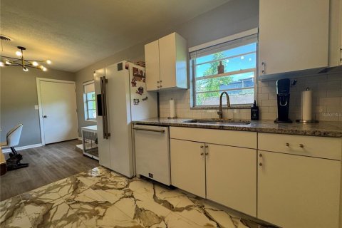 Casa en venta en Apopka, Florida, 4 dormitorios, 176.51 m2 № 1775435 - foto 22
