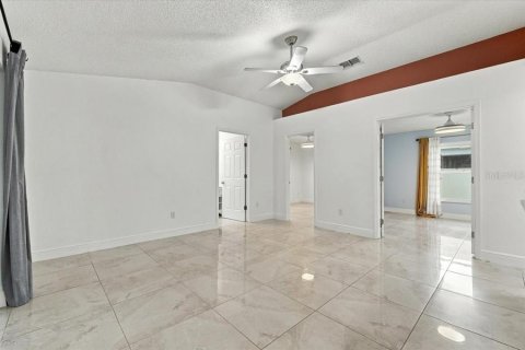 Casa en venta en Kissimmee, Florida, 3 dormitorios, 162.11 m2 № 2377893 - foto 15