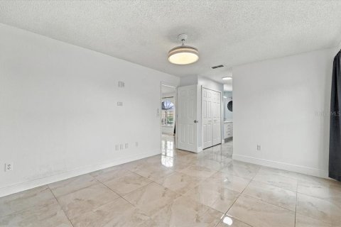 Casa en venta en Kissimmee, Florida, 3 dormitorios, 162.11 m2 № 2377893 - foto 16