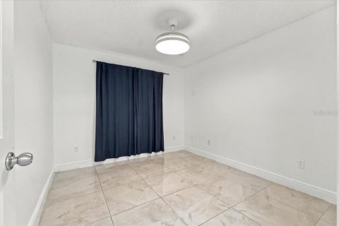 Casa en venta en Kissimmee, Florida, 3 dormitorios, 162.11 m2 № 2377893 - foto 24