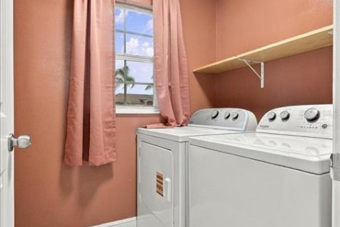 Casa en venta en Kissimmee, Florida, 3 dormitorios, 162.11 m2 № 2377893 - foto 28