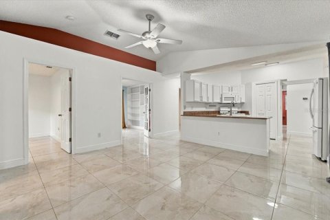 Casa en venta en Kissimmee, Florida, 3 dormitorios, 162.11 m2 № 2377893 - foto 14