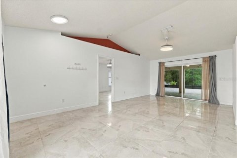 Casa en venta en Kissimmee, Florida, 3 dormitorios, 162.11 m2 № 2377893 - foto 4