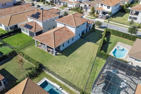 Снять в аренду виллу или дом в Орландо, Флорида 3 спальни, № 2046328 - фото 2