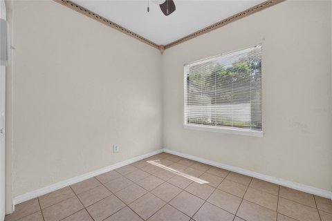 House in Ormond Beach, Florida 3 bedrooms, 124.67 sq.m. № 2155762 - photo 11