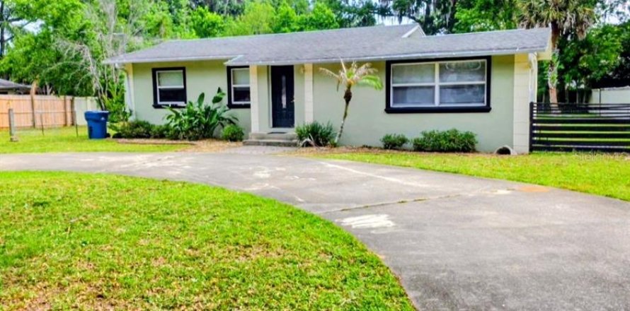 House in Ormond Beach, Florida 3 bedrooms, 124.67 sq.m. № 2155762