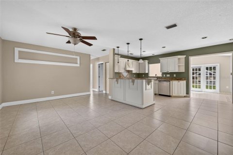 House in Ormond Beach, Florida 3 bedrooms, 124.67 sq.m. № 2155762 - photo 5