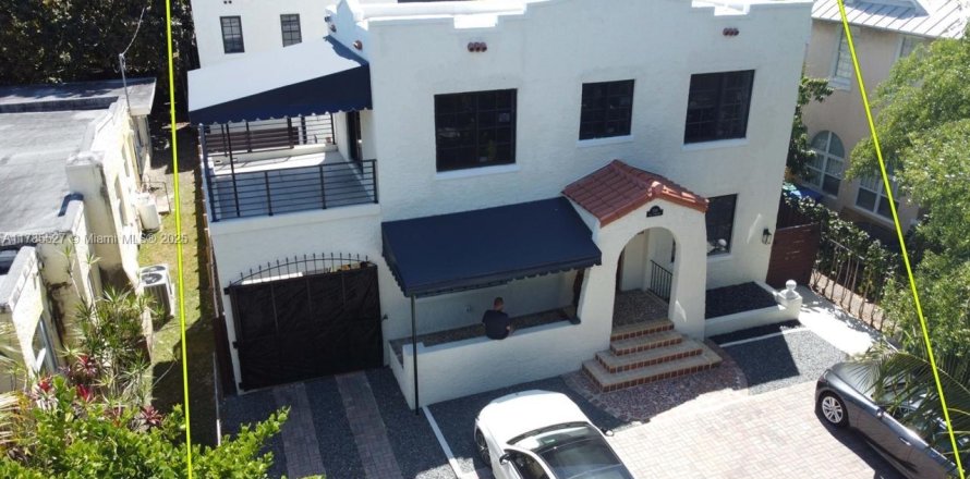 Casa en Miami, Florida 3 dormitorios, 308.25 m2 № 1924068