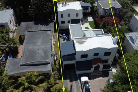 Casa en alquiler en Miami, Florida, 3 dormitorios, 308.25 m2 № 1924068 - foto 2