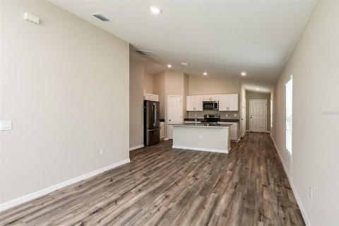 House in Davenport, Florida 3 bedrooms, 150.04 sq.m. № 2277865 - photo 11