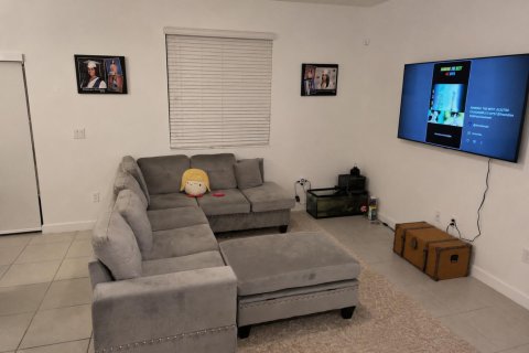 Touwnhouse à louer à Pembroke Pines, Floride: 4 chambres, 175.4 m2 № 2261678 - photo 4
