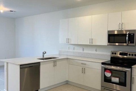 Touwnhouse à louer à Pembroke Pines, Floride: 4 chambres, 175.4 m2 № 2261678 - photo 6