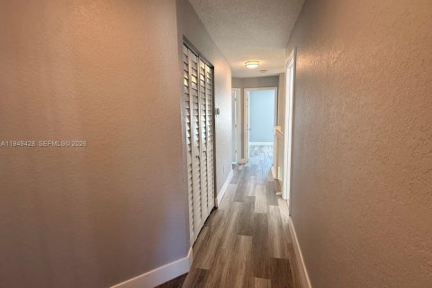 Снять в аренду таунхаус в Дорал, Флорида 4 спальни, 176.89м2, № 2005175 - фото 21