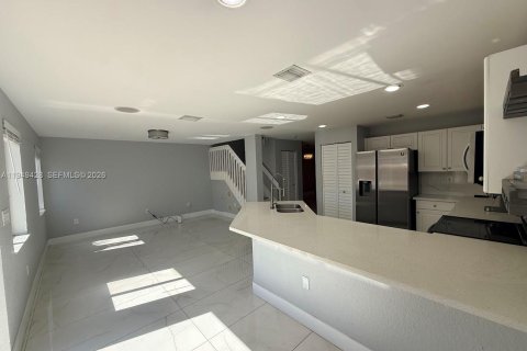 Снять в аренду таунхаус в Дорал, Флорида 4 спальни, 176.89м2, № 2005175 - фото 9