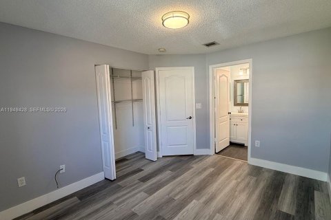 Снять в аренду таунхаус в Дорал, Флорида 4 спальни, 176.89м2, № 2005175 - фото 19