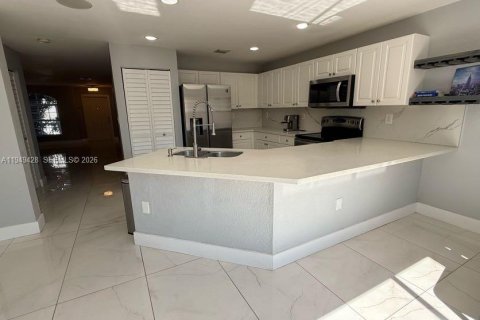 Снять в аренду таунхаус в Дорал, Флорида 4 спальни, 176.89м2, № 2005175 - фото 10