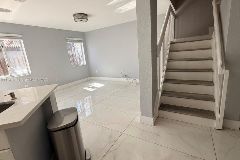 Снять в аренду таунхаус в Дорал, Флорида 4 спальни, 176.89м2, № 2005175 - фото 11