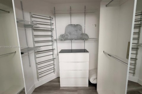 Снять в аренду таунхаус в Дорал, Флорида 4 спальни, 176.89м2, № 2005175 - фото 16