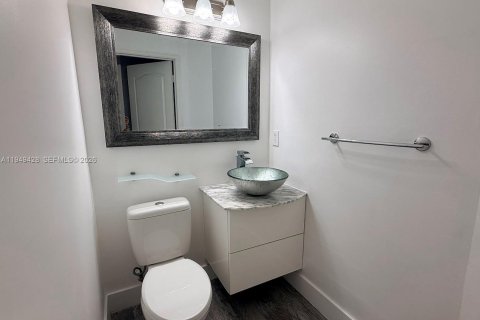 Снять в аренду таунхаус в Дорал, Флорида 4 спальни, 176.89м2, № 2005175 - фото 13