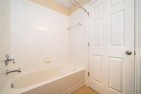 Touwnhouse à vendre à Windermere, Floride: 3 chambres, 155.7 m2 № 2408529 - photo 18