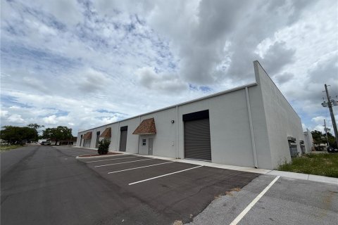 Commercial property in Largo, Florida 2006.69 sq.m. № 2105141 - photo 2