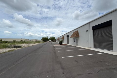 Commercial property in Largo, Florida 2006.69 sq.m. № 2105141 - photo 3