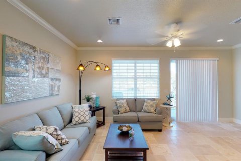 Townhouse in Merrit Island, Florida 3 bedrooms, 137.77 sq.m. № 1830079 - photo 4