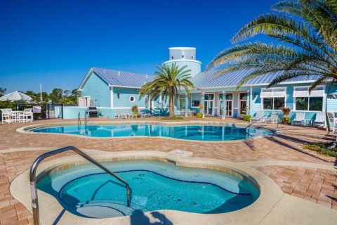 Townhouse in Merrit Island, Florida 3 bedrooms, 137.77 sq.m. № 1830079 - photo 2