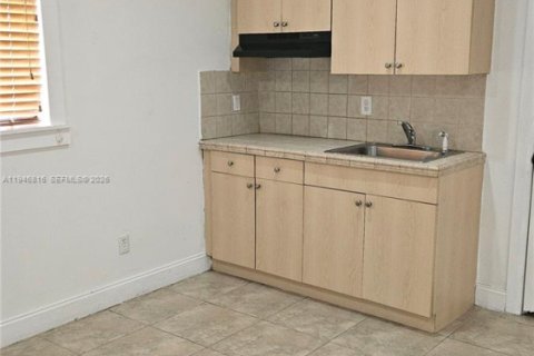 Villa ou maison à louer à Miami, Floride: 4 chambres, 196.95 m2 № 2003597 - photo 18