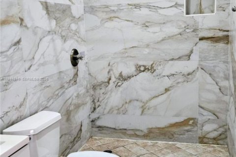 Villa ou maison à louer à Miami, Floride: 4 chambres, 196.95 m2 № 2003597 - photo 20