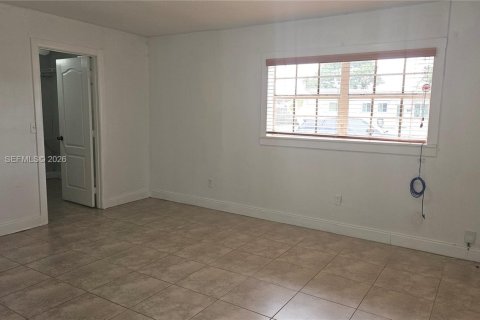 Villa ou maison à louer à Miami, Floride: 4 chambres, 196.95 m2 № 2003597 - photo 19