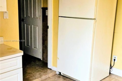 Villa ou maison à louer à Miami, Floride: 4 chambres, 196.95 m2 № 2003597 - photo 12