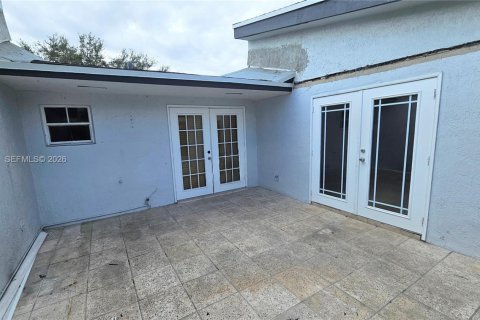 Villa ou maison à louer à Miami, Floride: 4 chambres, 196.95 m2 № 2003597 - photo 8