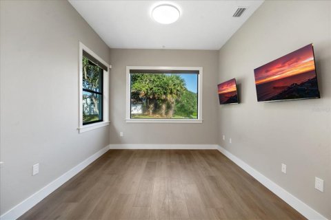 House in Palm Coast, Florida 4 bedrooms, 233.18 sq.m. № 2107745 - photo 27