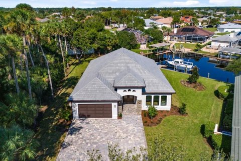 House in Palm Coast, Florida 4 bedrooms, 233.18 sq.m. № 2107745 - photo 2