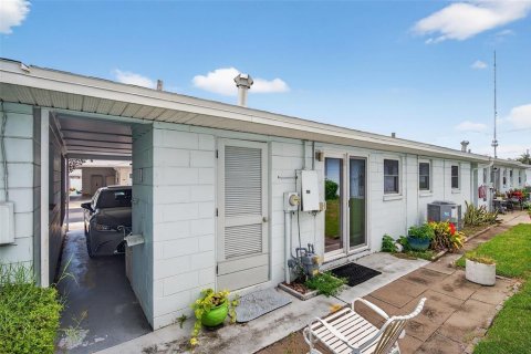 House in Seminole, Florida 1 bedroom, 66.89 sq.m. № 1899787 - photo 7