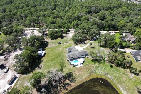 House in DeLand, Florida 4 bedrooms, 278.8 sq.m. № 2195962 - photo 6